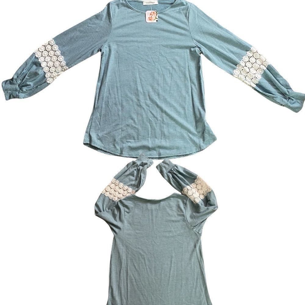 NWT TOP - Picture 2 of 3